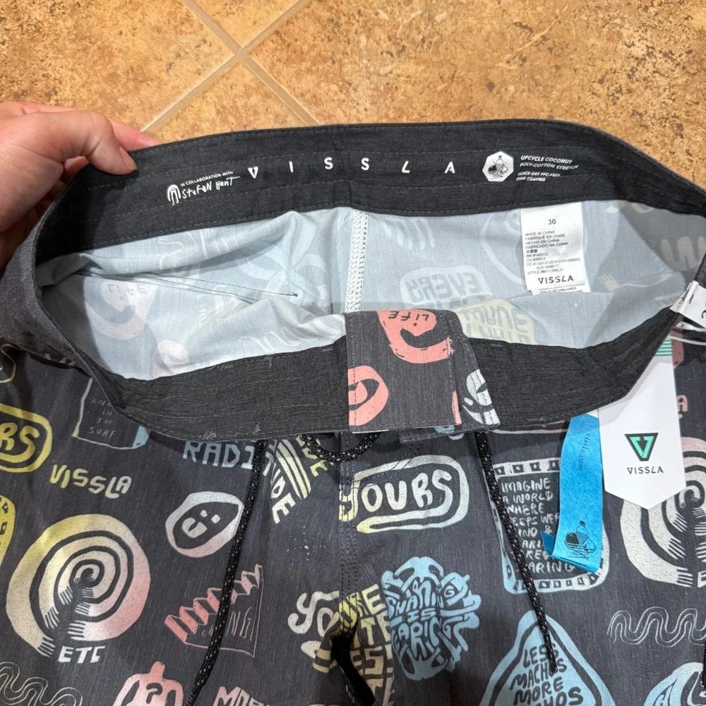 Vissla Stefan Hunt Board Shorts Men 30 Black Upcycle Coconut Stretch Swim Trunks